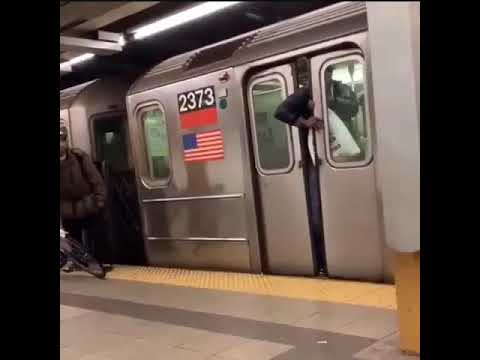 Man spuugt verkeerde metroreiziger in gezicht 10