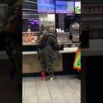 Man sloopt McDonalds 11