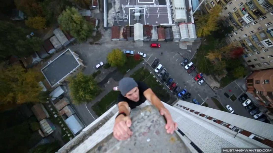 Urban free climbing een levensgevaarlijke extreme sport