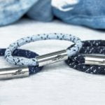 Van afgedankte jeans naar duurzame armbanden 17