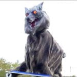 Zien: Japans dorpje gebruikt monster wolf robot om beren af te schrikken 17