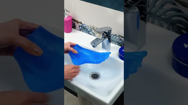 Viral video: Handen wassen met een zeepje in de vorm van een voet 24