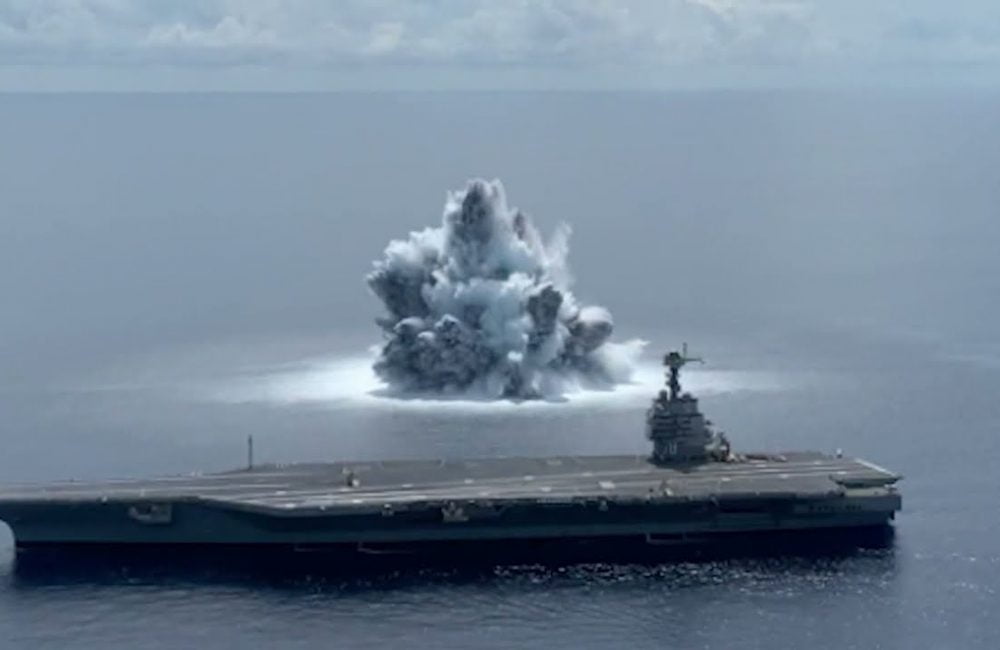 Video: Amerikaanse marine test nieuw vliegdekschip met enorme bom 11