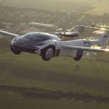 Video: Vliegende auto maakt succesvolle testvlucht 24