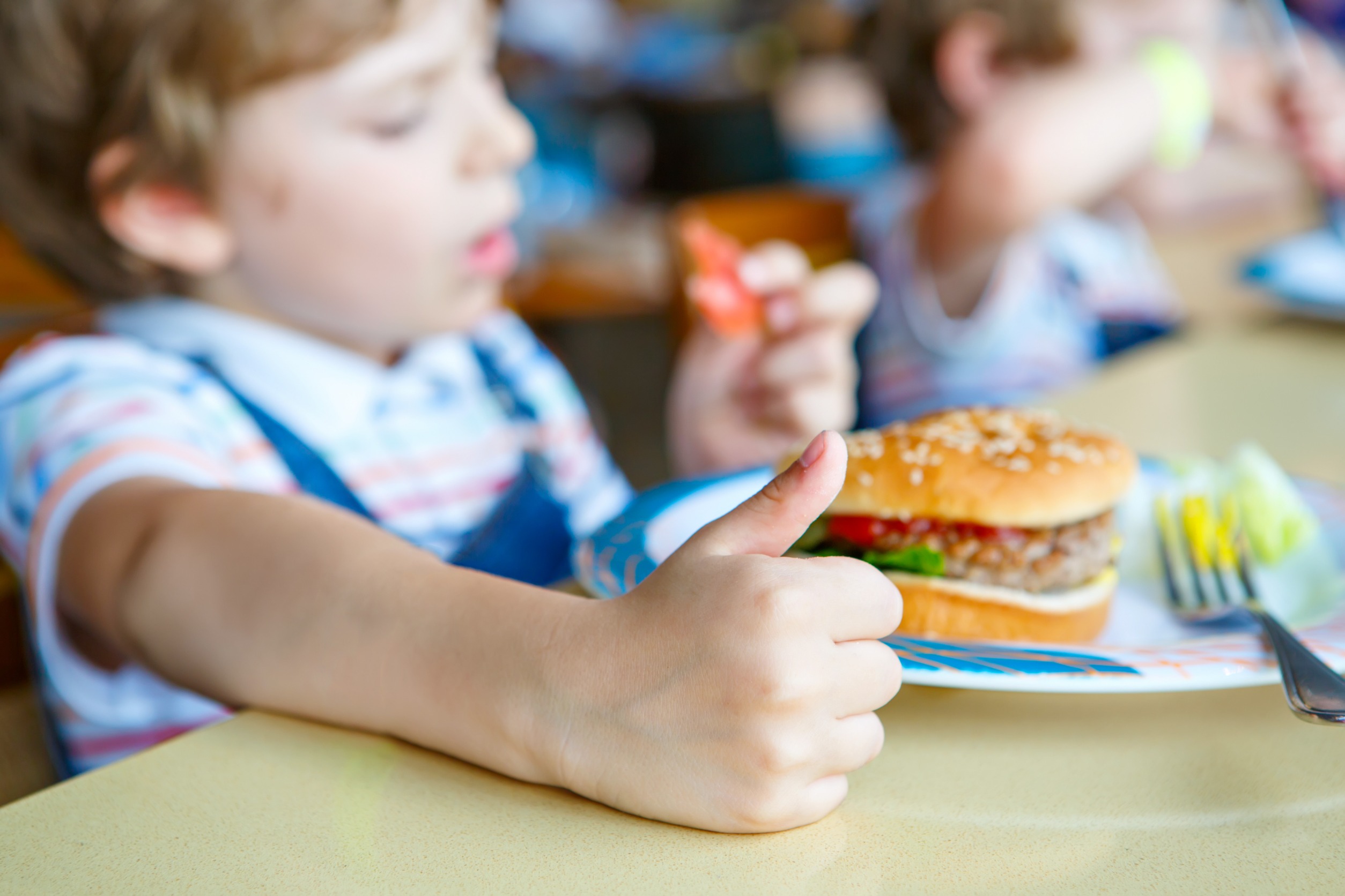 Denk je dat scholen genoeg doen om kinderen te informeren over gezond eten? 12