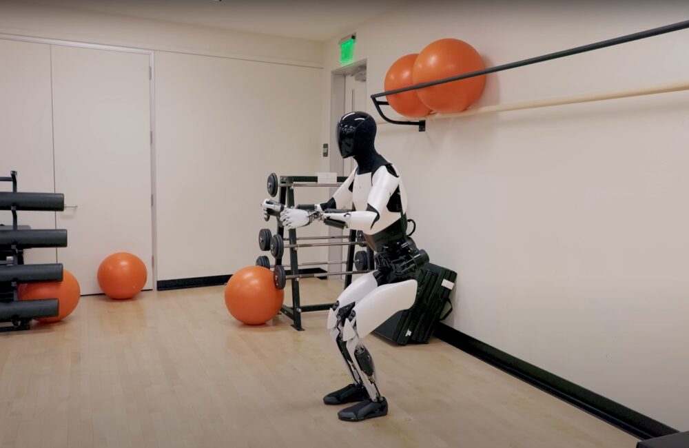 Tesla toont opmerkelijk inkijkje in nieuwe versie menselijke robot 8
