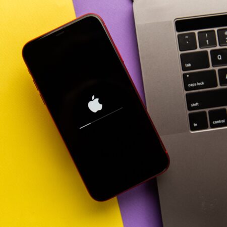 Presteerden iPhones met opzet minder goed? Apple betaalt gebruikers schadevergoeding 13