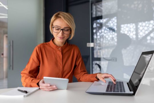 Mag je AI gebruiken om bestaande beelden of teksten na te maken? 34