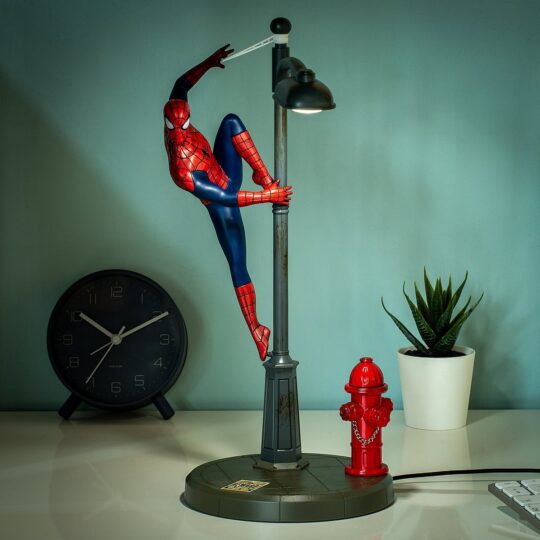 Hoe cool is dit? De Spider-Man Lamp voor echte fans! 22