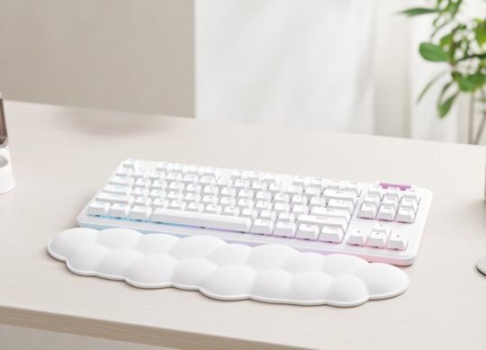 Logitech G715 Draadloos Gaming Keyboard – Stijlvol, krachtig en inclusief de iconische Cloud-polssteun 3