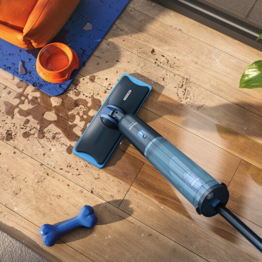 Dweilen Zonder Emmer: De Philips OneUp Dweil zuigt vuil water direct op 41